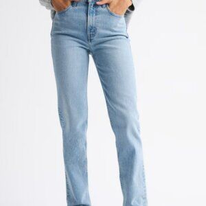 Abercrombie and Fitch The 90s Straight Ultra High Rise Jeans Size 26